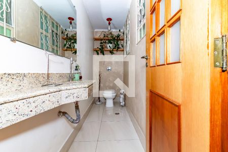 Lavabo de casa de condomínio para alugar com 4 quartos, 250m² em Vila Ipojuca, São Paulo