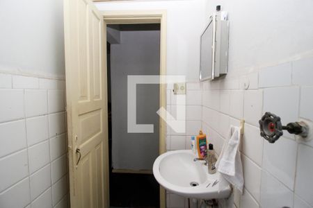 Banheiro de apartamento à venda com 1 quarto, 70m² em Floresta, Belo Horizonte