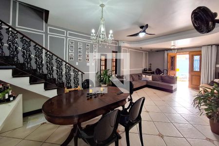 Sala 1 de casa à venda com 5 quartos, 282m² em Piratininga, Niterói