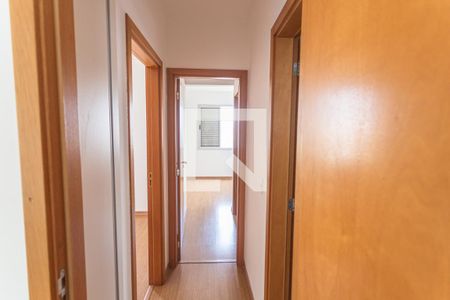 Corredor de apartamento à venda com 2 quartos, 69m² em Serra, Belo Horizonte