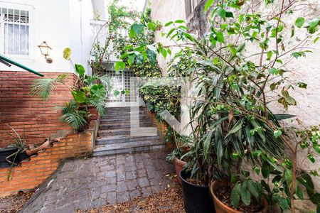 Casa à venda com 120m², 3 quartos e 2 vagas Casa à venda com 120m², 3 quartos e 2 vagasEntrada