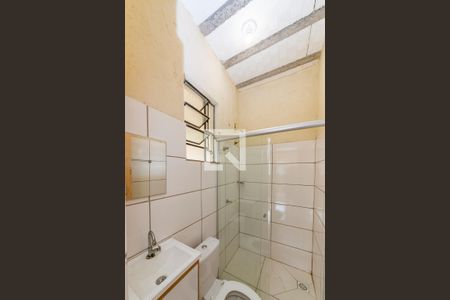 Banheiro de kitnet/studio para alugar com 1 quarto, 26m² em Havaí, Belo Horizonte