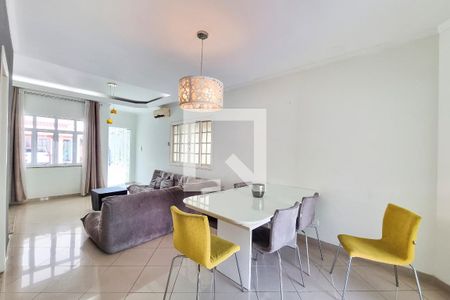 Sala de casa de condomínio para alugar com 3 quartos, 160m² em Jardim Santa Maria, Jacareí