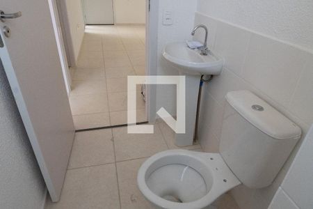 Banheiro de apartamento para alugar com 2 quartos, 47m² em Arvoredo Ii, Contagem