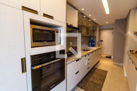 Apartamento à venda com 3 quartos, 157m² em Vila Anastácio, São Paulo