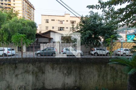 Vista Sala de apartamento à venda com 2 quartos, 70m² em Icaraí, Niterói