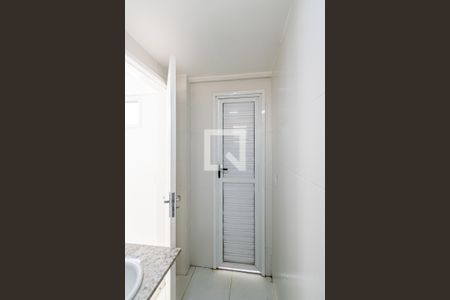 Apartamento à venda com 114m², 2 quartos e 2 vagas Apartamento à venda com 114m², 2 quartos e 2 vagasBanheiro do 2º andar - Acesso ao terraço