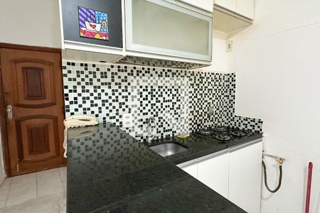 Sala/ Cozinha de apartamento à venda com 1 quarto, 40m² em Copacabana, Rio de Janeiro