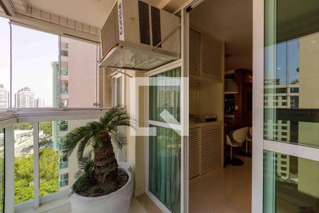 Varanda Sala de apartamento à venda com 2 quartos, 70m² em Barra da Tijuca, Rio de Janeiro