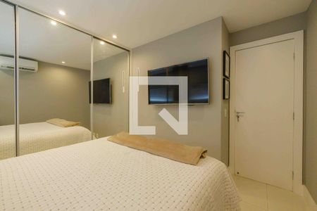 Quarto 1 de apartamento à venda com 2 quartos, 70m² em Barra da Tijuca, Rio de Janeiro