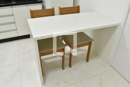 Cozinha de kitnet/studio para alugar com 1 quarto, 30m² em Centro, Curitiba