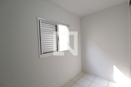 Quarto 1 de casa de condomínio para alugar com 2 quartos, 43m² em Santa Mônica, Uberlândia