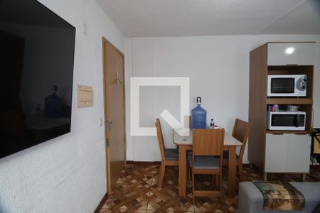 Sala de apartamento à venda com 2 quartos, 44m² em Guajuviras, Canoas