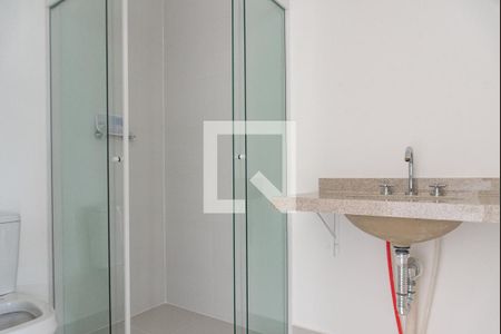 Banheiro de kitnet/studio à venda com 1 quarto, 21m² em Vila Firmiano Pinto, São Paulo