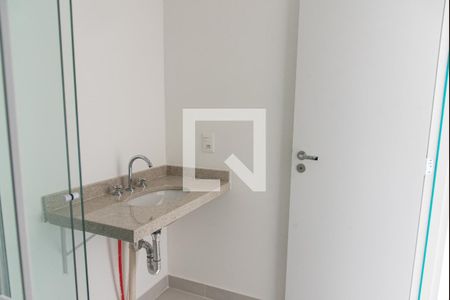 Banheiro de kitnet/studio à venda com 1 quarto, 21m² em Vila Firmiano Pinto, São Paulo