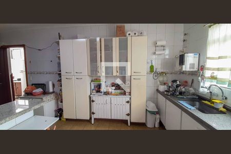 Casa à venda com 200m², 4 quartos e 2 vagas Casa à venda com 200m², 4 quartos e 2 vagasCozinha