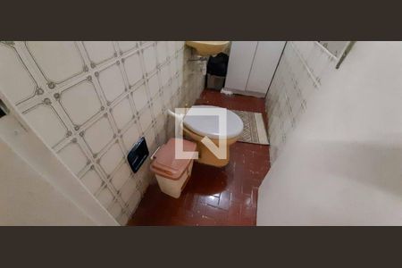 Casa à venda com 200m², 4 quartos e 2 vagas Casa à venda com 200m², 4 quartos e 2 vagasBanheiro