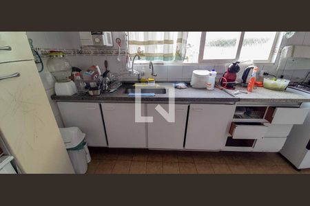 Casa à venda com 200m², 4 quartos e 2 vagas Casa à venda com 200m², 4 quartos e 2 vagasCozinha