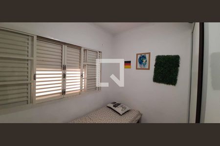 Casa à venda com 200m², 4 quartos e 2 vagas Casa à venda com 200m², 4 quartos e 2 vagasQuarto 2