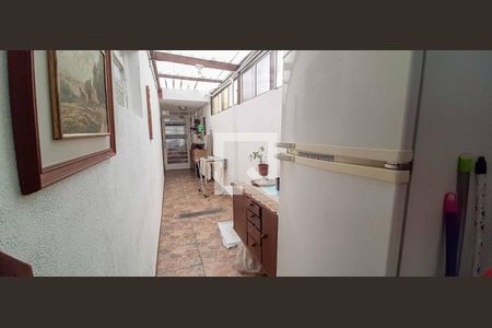 Casa à venda com 200m², 4 quartos e 2 vagas Casa à venda com 200m², 4 quartos e 2 vagasÁrea de serviço