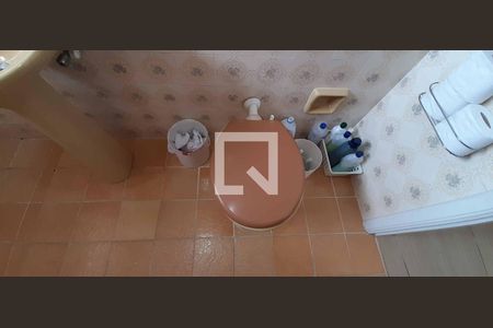 Casa à venda com 200m², 4 quartos e 2 vagas Casa à venda com 200m², 4 quartos e 2 vagasBanheiro