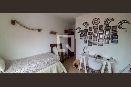 Casa à venda com 200m², 4 quartos e 2 vagas Casa à venda com 200m², 4 quartos e 2 vagasQuarto 1