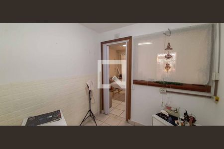 Casa à venda com 200m², 4 quartos e 2 vagas Casa à venda com 200m², 4 quartos e 2 vagasÁrea de serviço