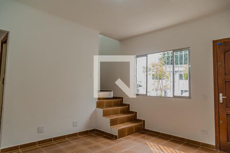 Sala de casa para alugar com 2 quartos, 120m² em Jardim Oriental, São Paulo