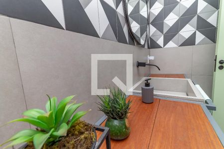 Lavabo de casa para alugar com 4 quartos, 390m² em Lapa/vila Ipojuca, São Paulo