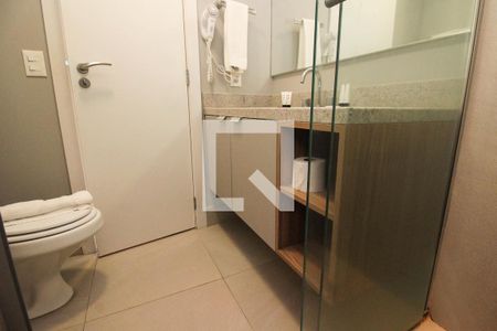 Banheiro de kitnet/studio à venda com 1 quarto, 24m² em Farroupilha, Porto Alegre