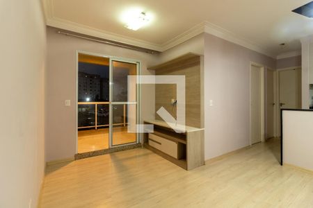 Sala de apartamento para alugar com 2 quartos, 61m² em Jardim Santa Izabel, Cotia