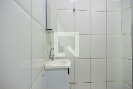 Banheiro de kitnet/studio para alugar com 1 quarto, 36m² em Parque Viana, Barueri