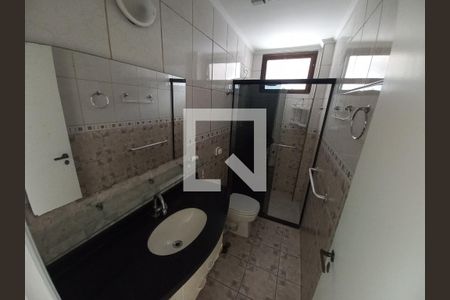 Banheiro de apartamento para alugar com 1 quarto, 52m² em Centro, São Vicente