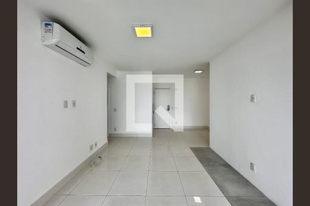 Sala de apartamento à venda com 2 quartos, 74m² em Campo Belo, São Paulo