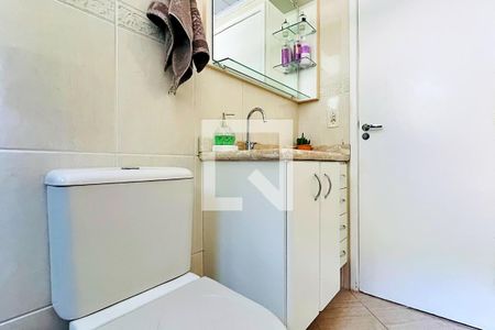 Banheiro de apartamento à venda com 2 quartos, 65m² em Vila Galvão, Guarulhos