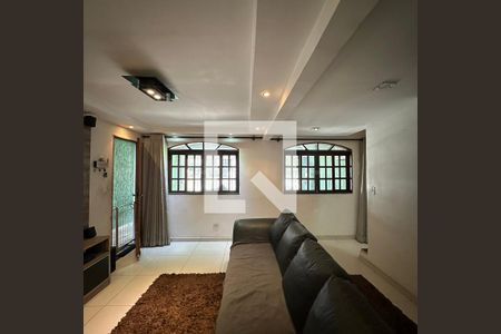 Sala de Estar de casa para alugar com 3 quartos, 250m² em Jardim Ester, São Paulo