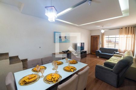 Casa 1 - Sala de casa à venda com 5 quartos, 300m² em Vila do Encontro, São Paulo