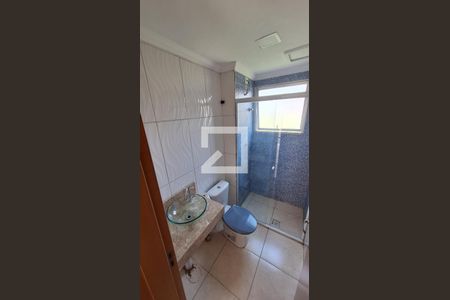 Banheiro de apartamento para alugar com 2 quartos, 43m² em Parque Santa Rosa, Suzano