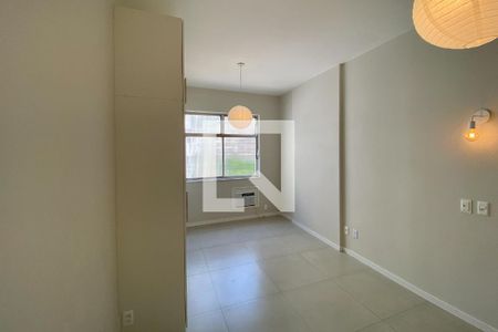 Sala/Quarto de kitnet/studio à venda com 1 quarto, 33m² em Centro, Rio de Janeiro