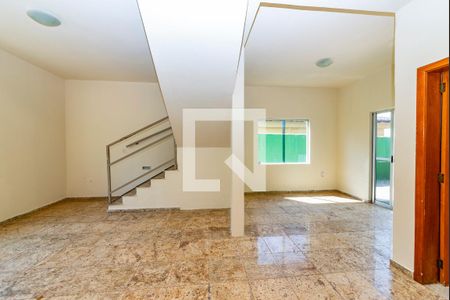 Sala de casa para alugar com 4 quartos, 160m² em Vista Alegre, Belo Horizonte