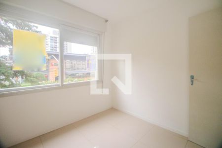 Quarto 2 de apartamento para alugar com 3 quartos, 90m² em Jardim Lindóia, Porto Alegre