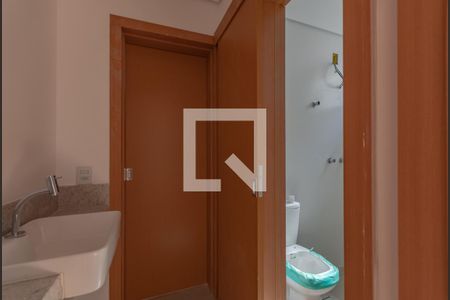 Casa de condomínio à venda com 140m², 3 quartos e 1 vaga Casa de condomínio à venda com 140m², 3 quartos e 1 vagaBanheiro Semi Suítes