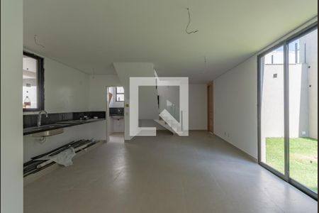 Sala de casa de condomínio à venda com 3 quartos, 140m² em Trevo, Belo Horizonte