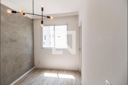 Sala de apartamento para alugar com 2 quartos, 40m² em Jardim Tupanci, Barueri