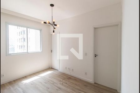 Sala de apartamento para alugar com 2 quartos, 40m² em Jardim Tupanci, Barueri