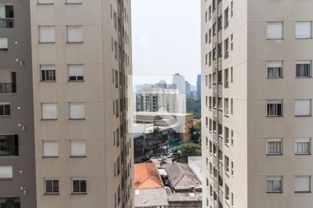 Vista do Quarto 1 de apartamento para alugar com 2 quartos, 40m² em Jardim Tupanci, Barueri