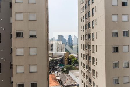 Vista da Sala de apartamento para alugar com 2 quartos, 40m² em Jardim Tupanci, Barueri