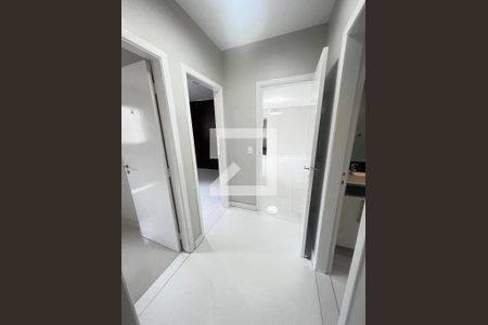 Corredor de apartamento para alugar com 3 quartos, 87m² em Vila da Serra, Nova Lima