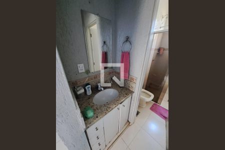 Banheiro de apartamento à venda com 3 quartos, 60m² em Serrano, Belo Horizonte