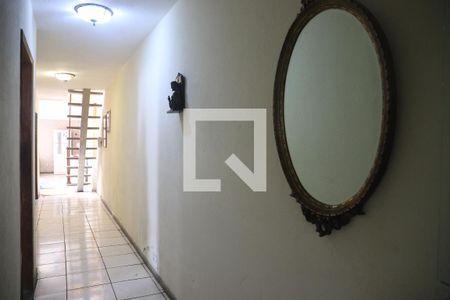 Corredor de casa à venda com 4 quartos, 180m² em Vila da Saúde, São Paulo